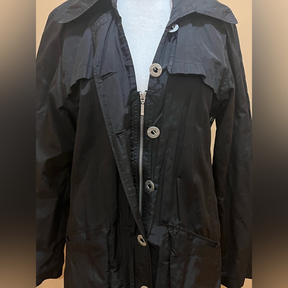 Chico’s black long raincoat/ windbreaker/ trench coat. Silver-tone buttons. Sz M - Picture 5 of 10